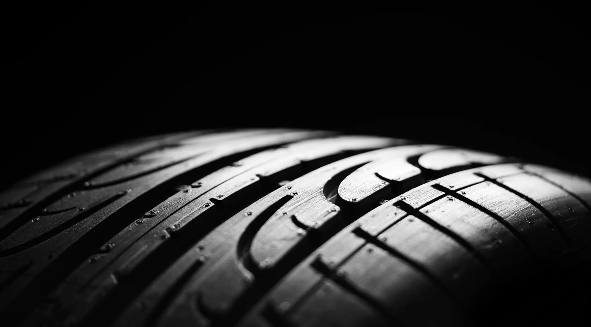 Detalle de llanta Tire Black